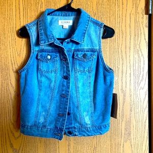 New with tags size Small Cisono cutoff denim jacket.